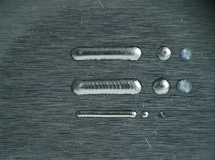 <a href='http://www.ewait.cn/product/3.htm' class='text_a'>模具激光焊機(jī)</a>修復(fù)鏡面模具效果